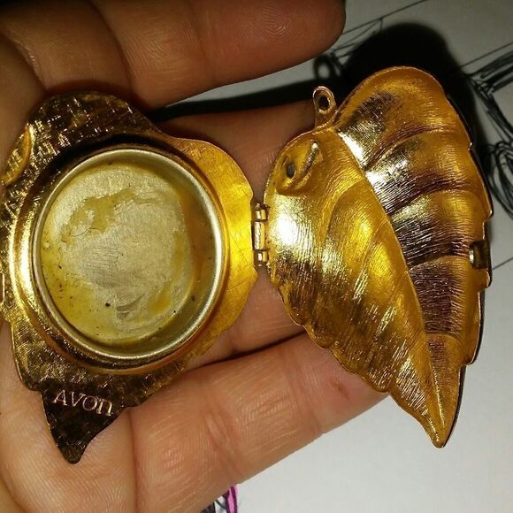 Vintage AVON golden perfume brooch - Picture 6 of 8